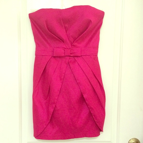 Cache Strapless Fuchsia Dress - Picture 2 of 8